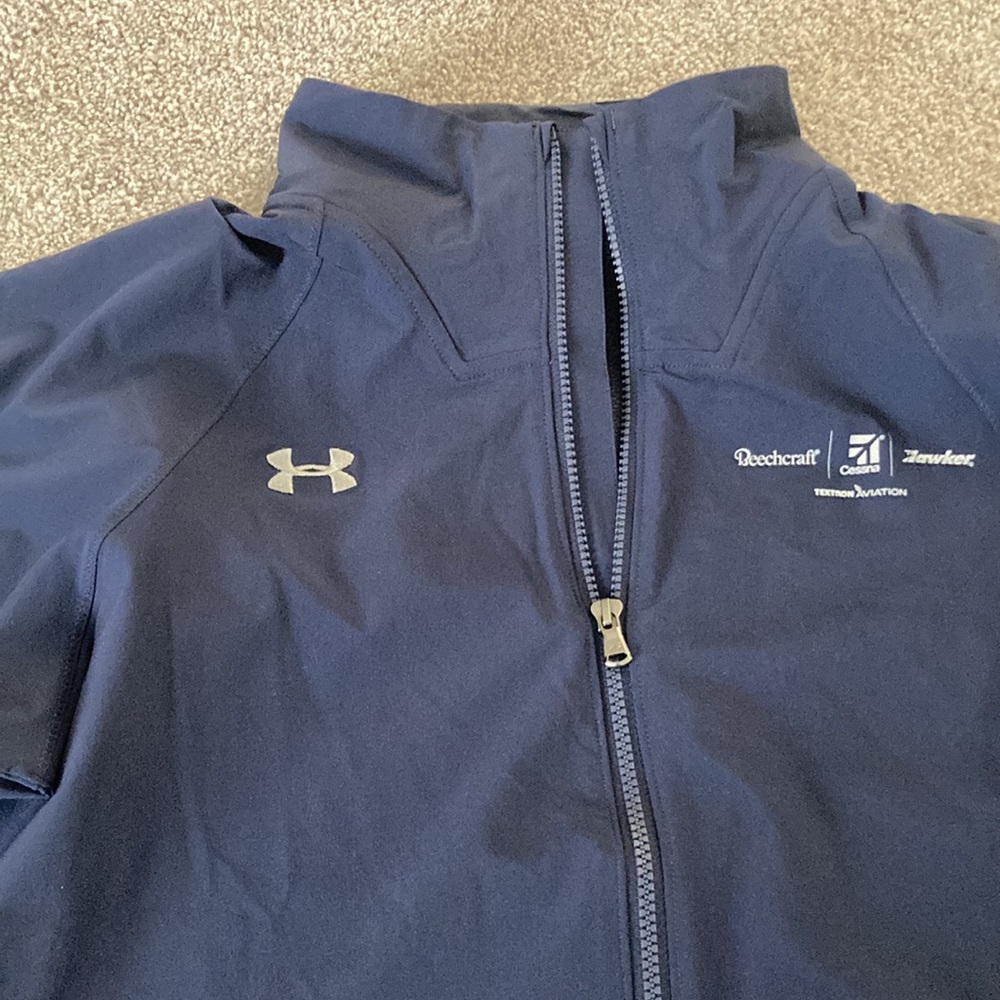 UNDER ARMOUR WIND BREAKER JACKET - Picture 2 of 4